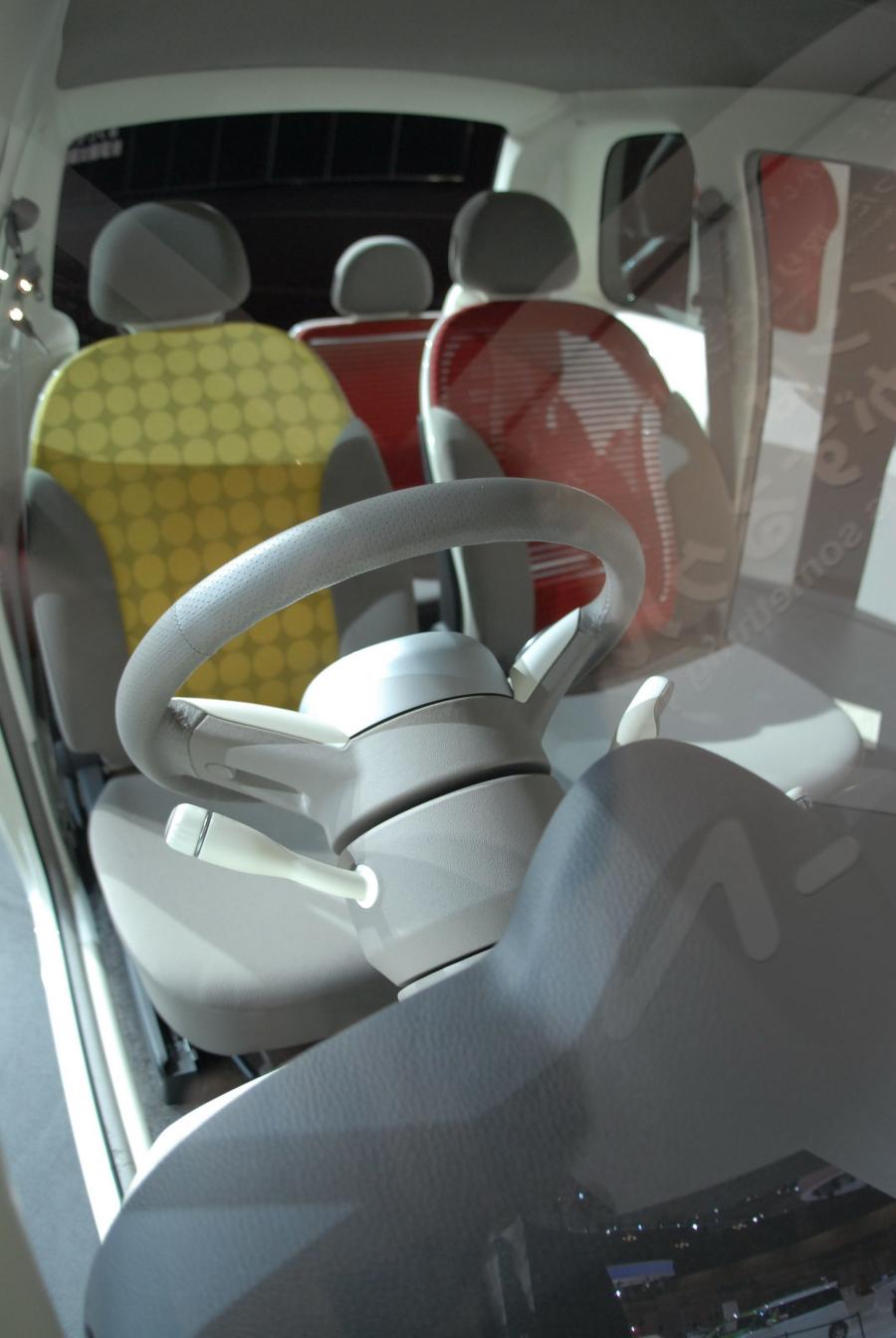  Honda EV-N Concept 2009 года  (фото 5 из 89)